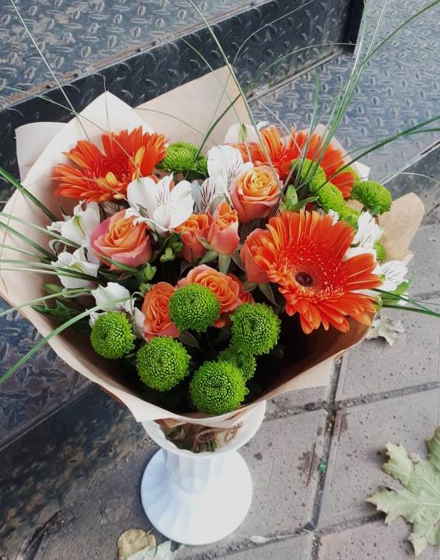 Букет цветов из: Герберы, Хризантемы, Альстромерии и Розы в Новоминской