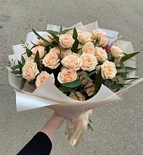 Букет Кремовые розы Латте в Новоминской