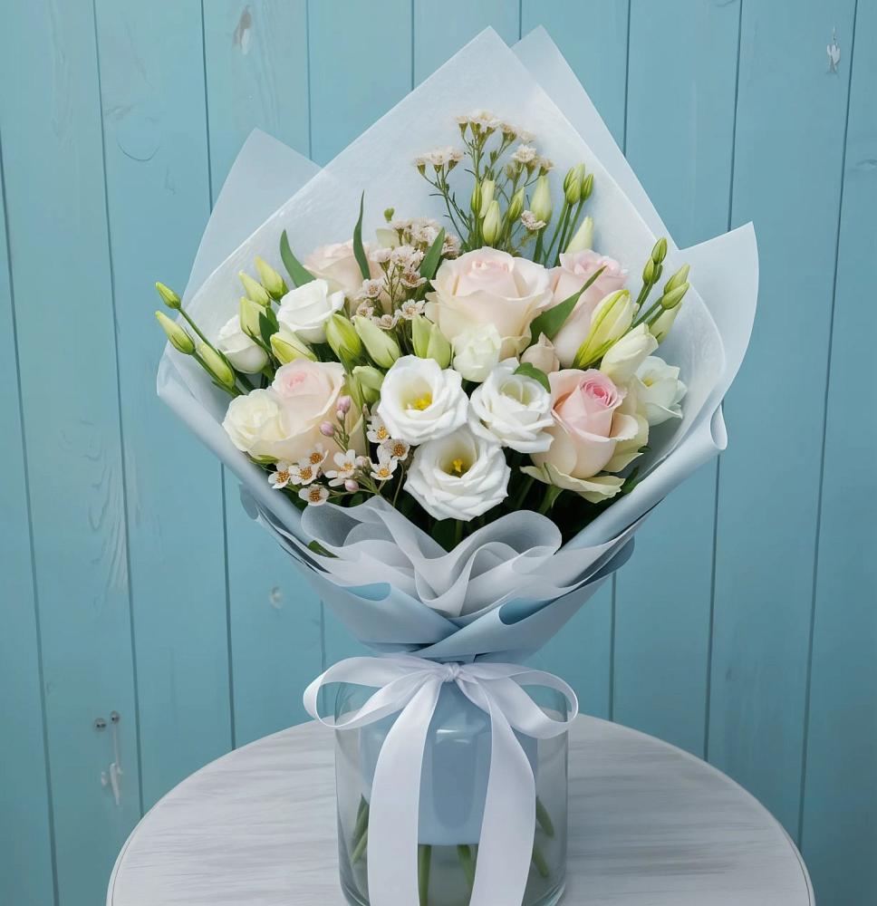 Букет цветов из: Розы и Лизиантусы в Новоминской