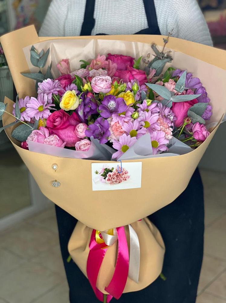 Букет цветов из: Хризантемы, Гвоздики и Альстромерии в Новоминской