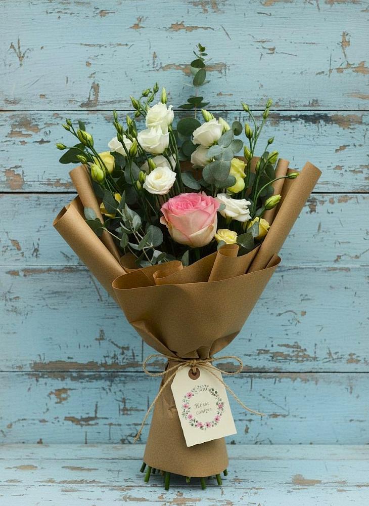 Букет цветов из: Розы и Лизиантусы в Новоминской