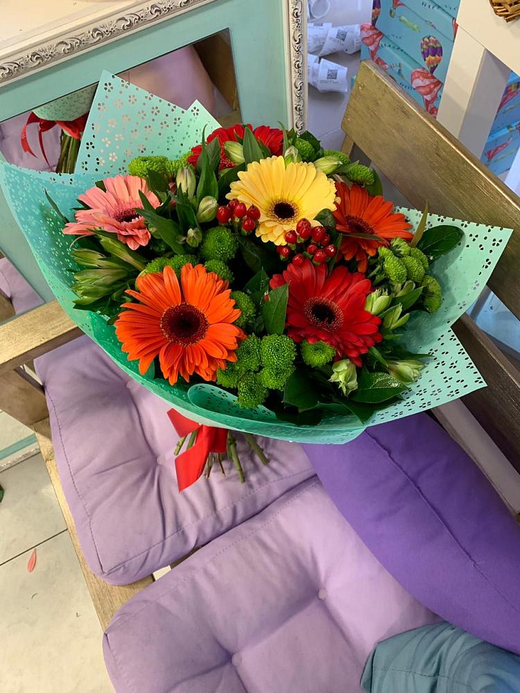 Букет цветов из: Герберы, Хризантемы и Альстромерии в Новоминской