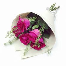 Букет цветов из:  Розы в Новоминской