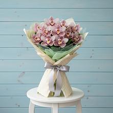 Букет цветов из:  Орхидеи и Розы в Новоминской