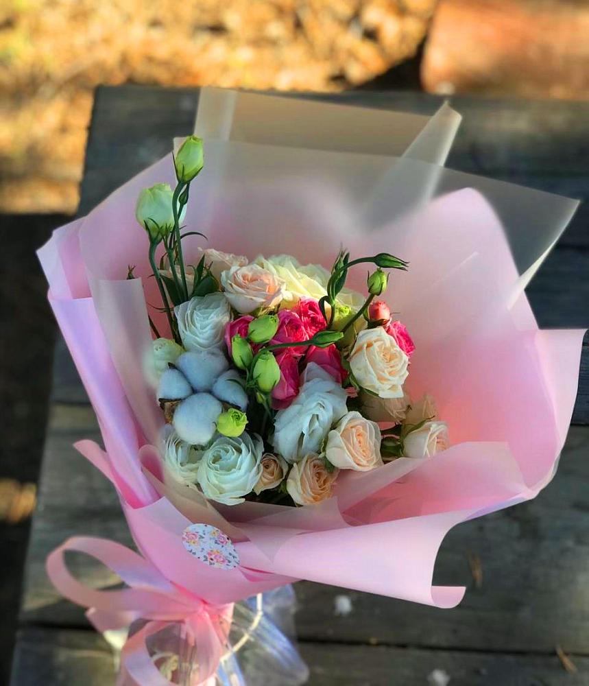 Букет цветов из: Розы и Лизиантусы в Новоминской