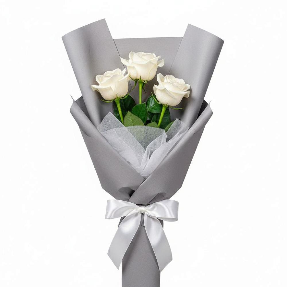Букет 3 белые розы в Новоминской