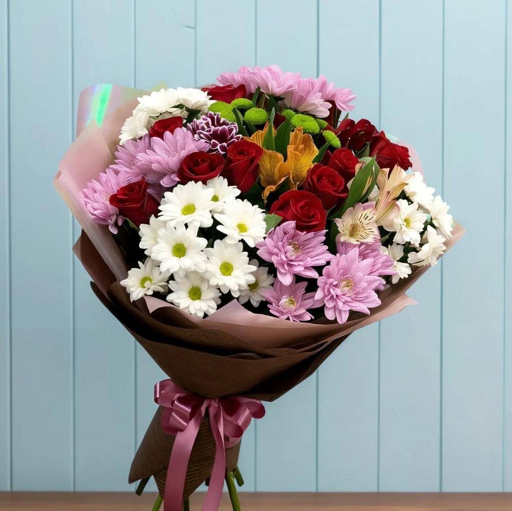 Букет цветов из: Розы, Хризантемы и Альстромерии в Новоминской
