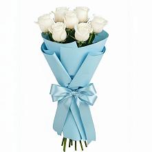 Букет 7 белых роз Проуд в Новоминской