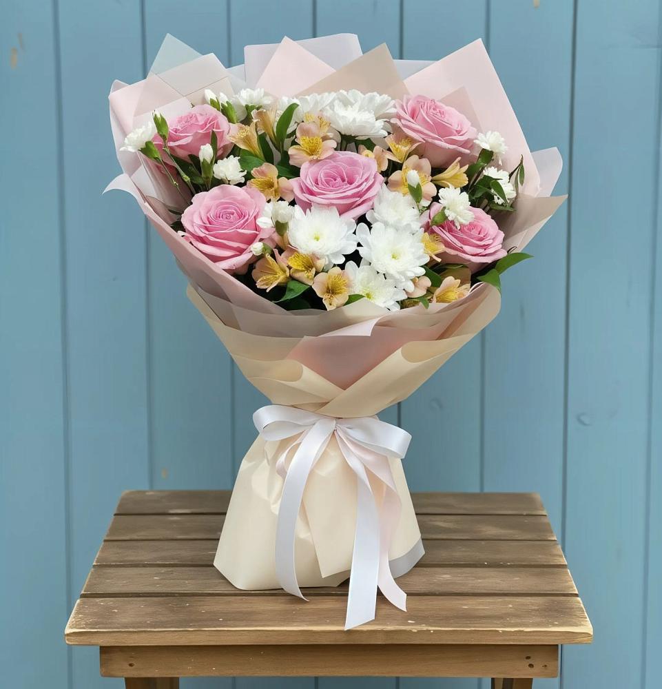 Букет цветов из: Гвоздики, Орхидеи и Розы в Новоминской