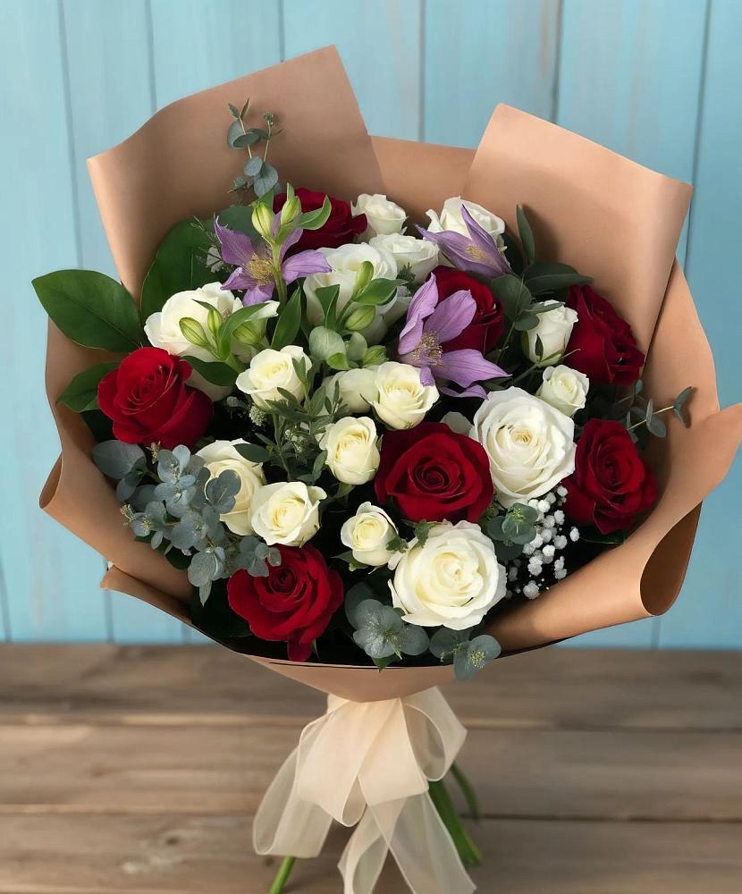 Букет цветов из: Розы и Альстромерии в Новоминской