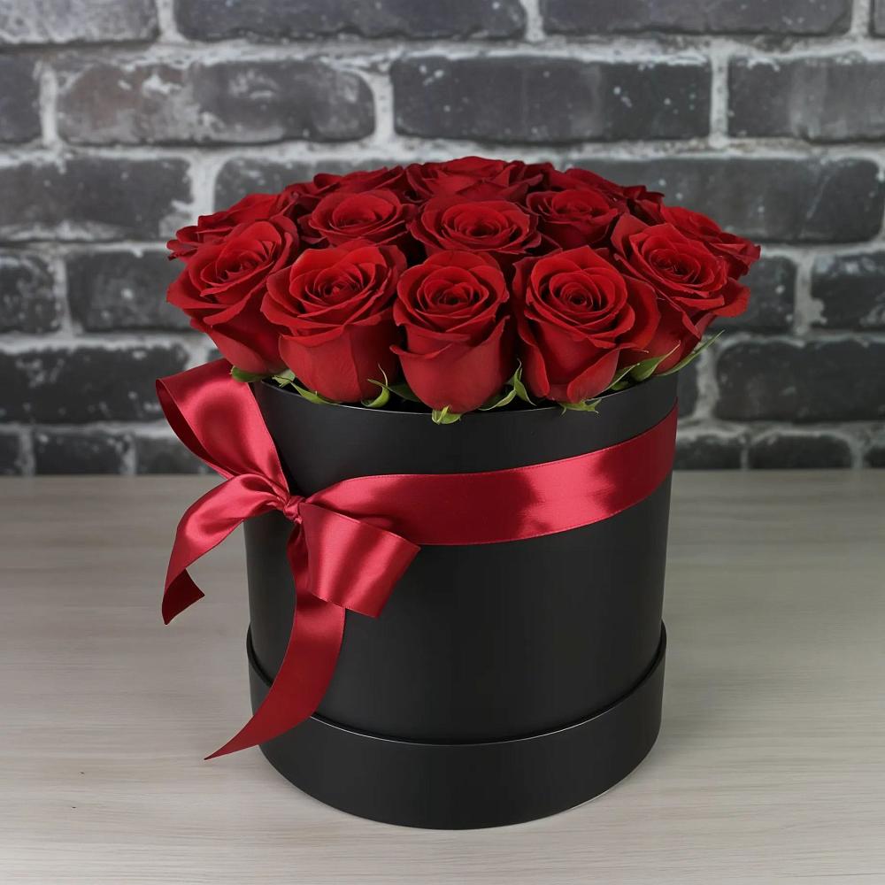 Цветочная композиция из Розы в шляпной коробке в Новоминской