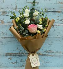 Букет цветов из:  Розы и Лизиантусы в Новоминской