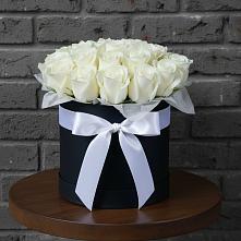 Цветочная композиция из Розы в шляпной коробке в Новоминской