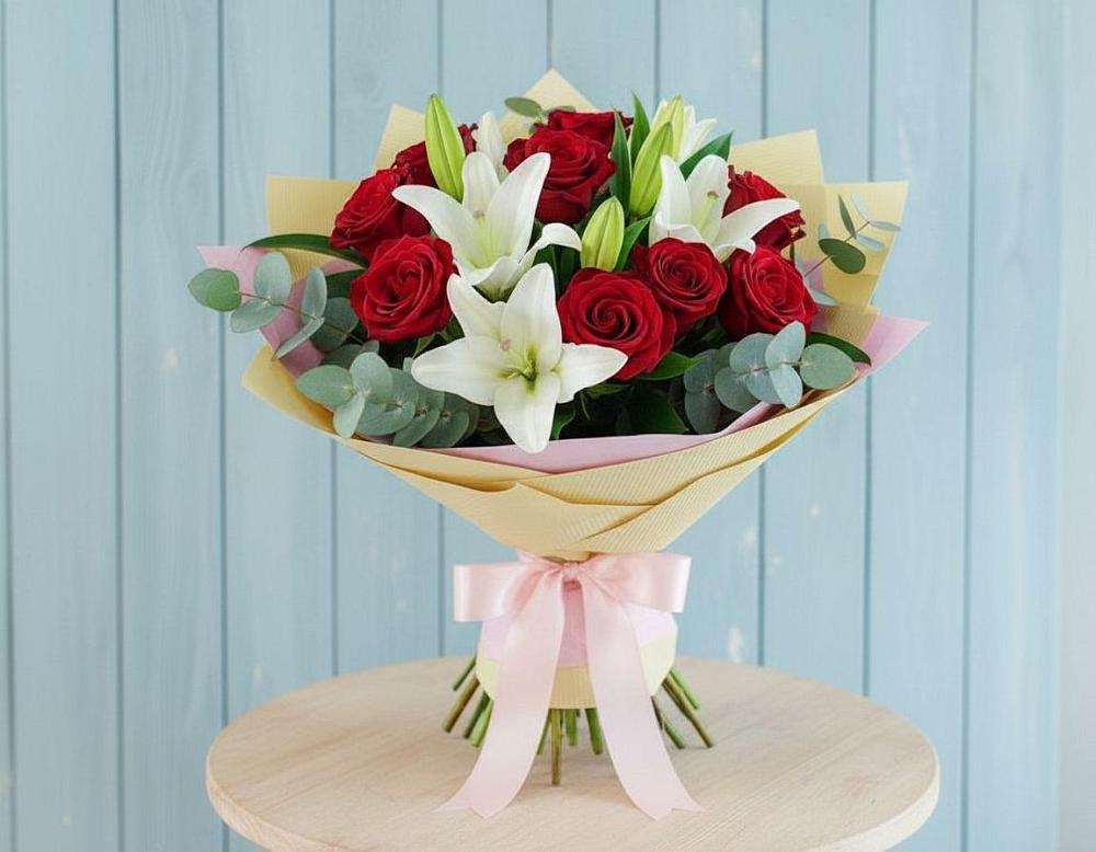 Букет цветов из: Лилии и Розы в Новоминской